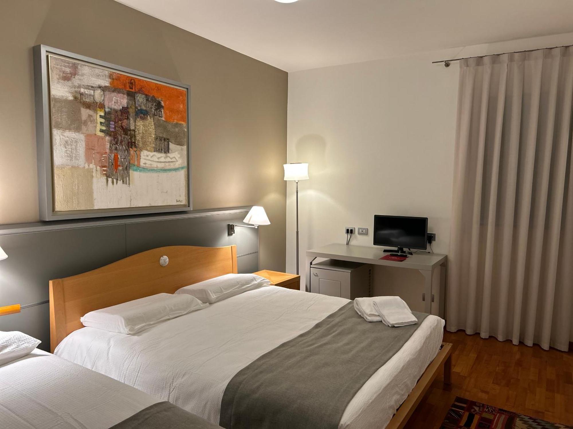 Hotel Centrale Resana Buitenkant foto