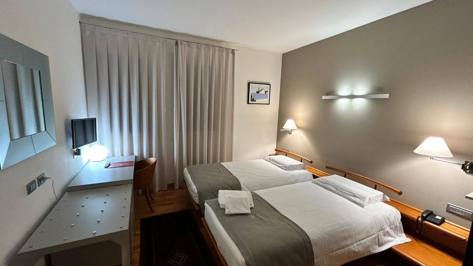 Hotel Centrale Resana Buitenkant foto